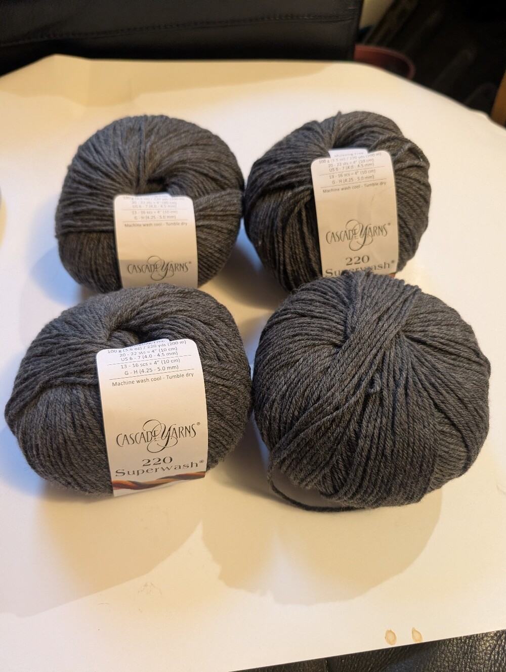 Cascade 220 Superwash 100% merino wool yarn 4 x 100gr BNWT